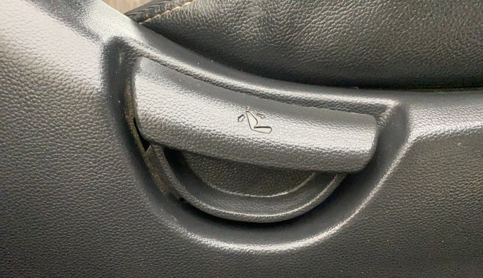 2013 Hyundai Grand i10 SPORTZ AT 1.2 KAPPA VTVT, Petrol, Automatic, 48,787 km, Driver Side Adjustment Panel