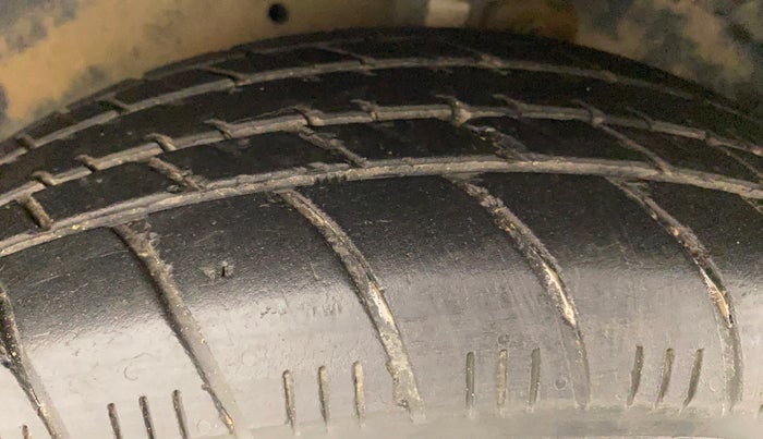 2014 Maruti Celerio VXI, Petrol, Manual, 23,609 km, Left Front Tyre Tread