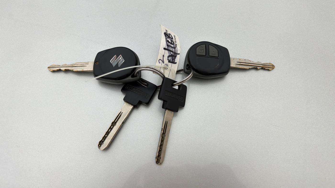 2013 Maruti Swift Dzire VXI, Petrol, Manual, 45,913 km, Key Close Up