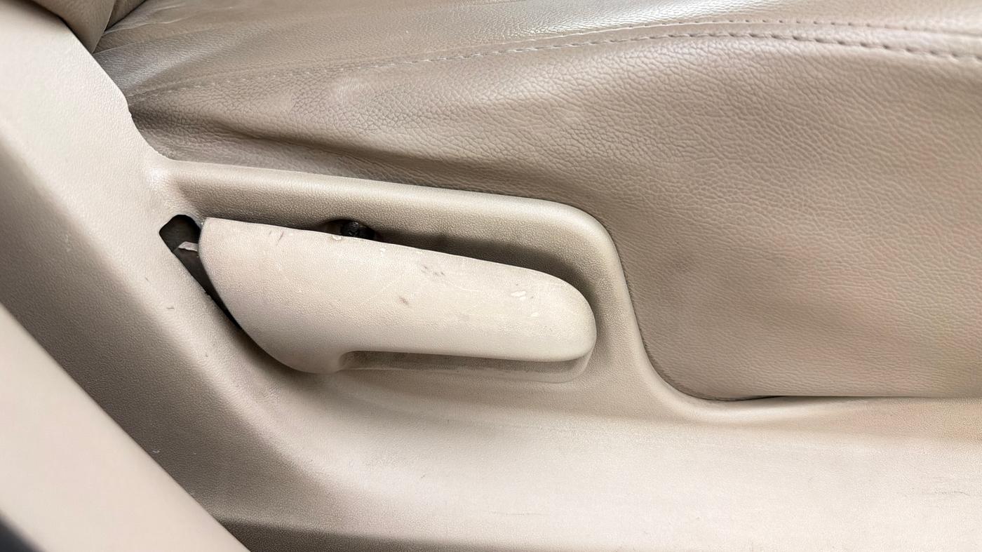 2013 Maruti Swift Dzire VXI, Petrol, Manual, 45,913 km, Driver Side Adjustment Panel