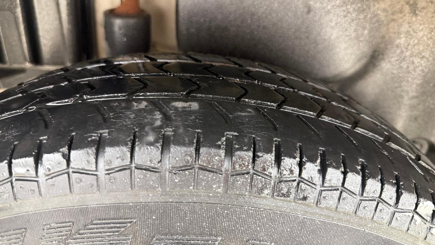 2013 Maruti Swift Dzire VXI, Petrol, Manual, 45,913 km, Right Rear Tyre Tread