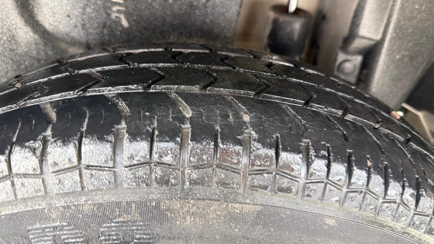 2013 Maruti Swift Dzire VXI, Petrol, Manual, 45,913 km, Left Rear Tyre Tread