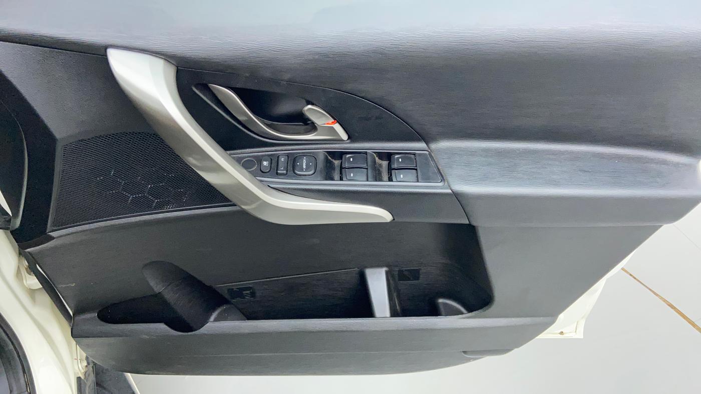 2021 Mahindra XUV500 W7 AT, Diesel, Automatic, 15,770 km, Driver Side Door Panels Control