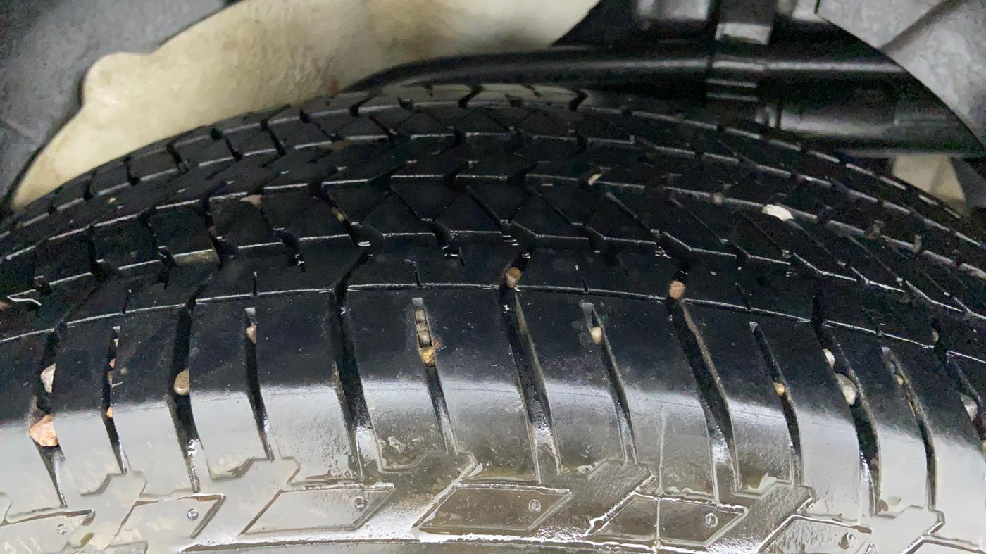 2021 Mahindra XUV500 W7 AT, Diesel, Automatic, 15,770 km, Left Rear Tyre Tread