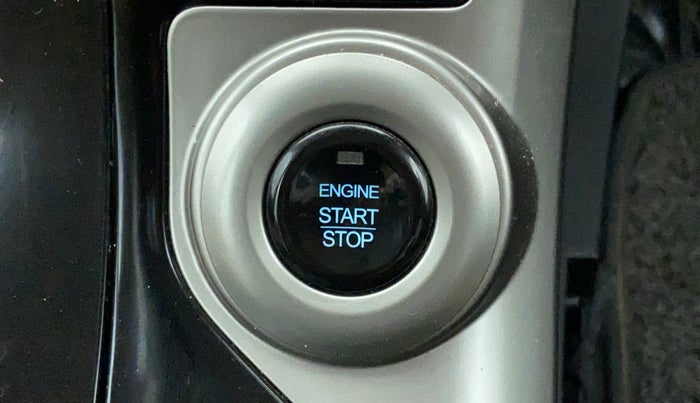 2021 Mahindra XUV500 W7 AT, Diesel, Automatic, 15,770 km, Keyless Start/ Stop Button