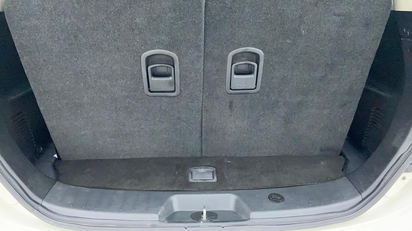2021 Mahindra XUV500 W7 AT, Diesel, Automatic, 15,770 km, Boot Inside