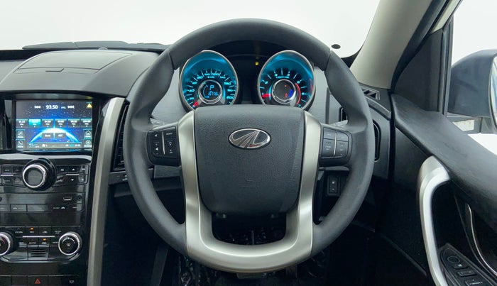 2021 Mahindra XUV500 W7 AT, Diesel, Automatic, 15,770 km, Steering Wheel Close Up