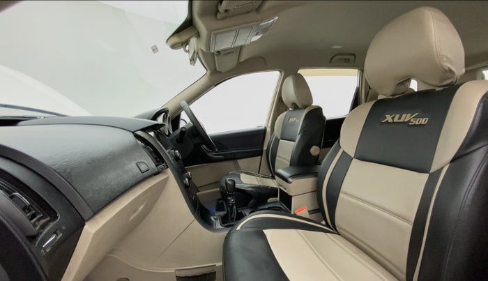 2016 Mahindra XUV500 W6 4X2, Diesel, Manual, 79,313 km, Right Side Front Door Cabin
