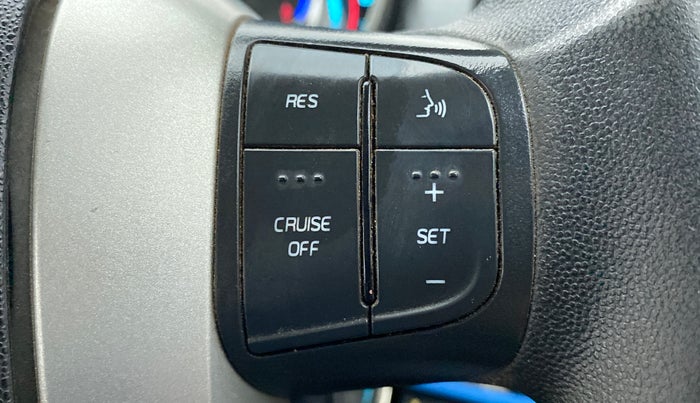 2016 Mahindra XUV500 W6 4X2, Diesel, Manual, 79,313 km, Adaptive Cruise Control