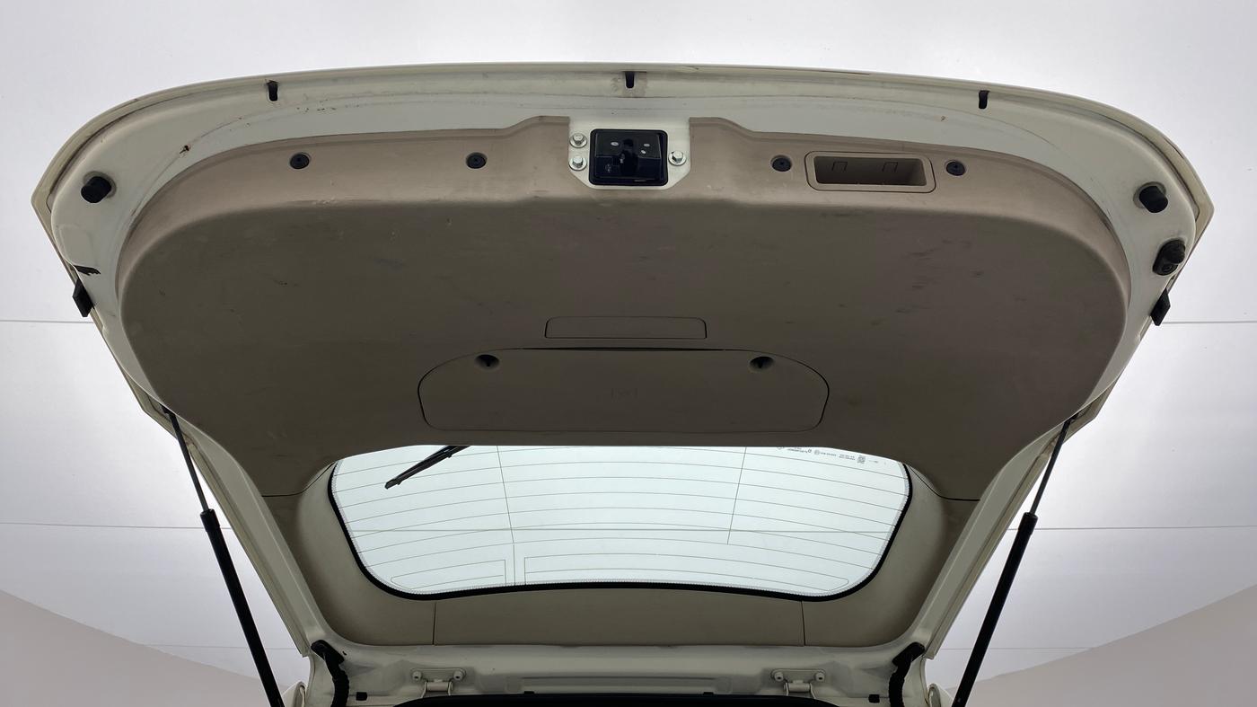 2016 Mahindra XUV500 W6 4X2, Diesel, Manual, 79,313 km, Boot Door Open