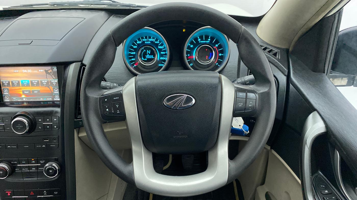 2016 Mahindra XUV500 W6 4X2, Diesel, Manual, 79,313 km, Steering Wheel Close Up