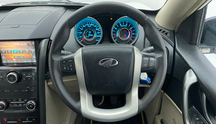 2016 Mahindra XUV500 W6 4X2, Diesel, Manual, 79,313 km, Steering Wheel Close Up
