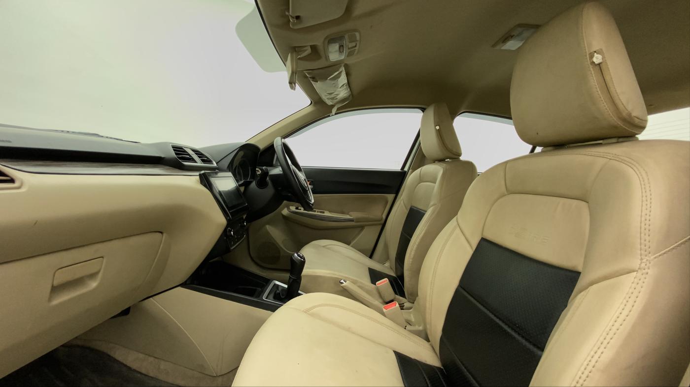 2022 Maruti Dzire ZXI CNG, CNG, Manual, 38,520 km, Right Side Front Door Cabin