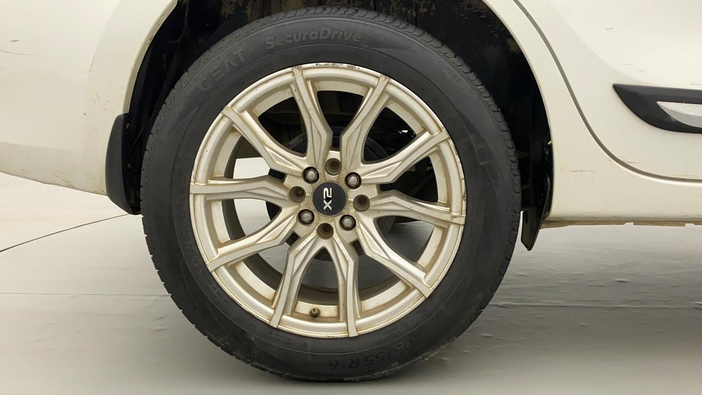 2022 Maruti Dzire ZXI CNG, CNG, Manual, 38,520 km, Right Rear Wheel