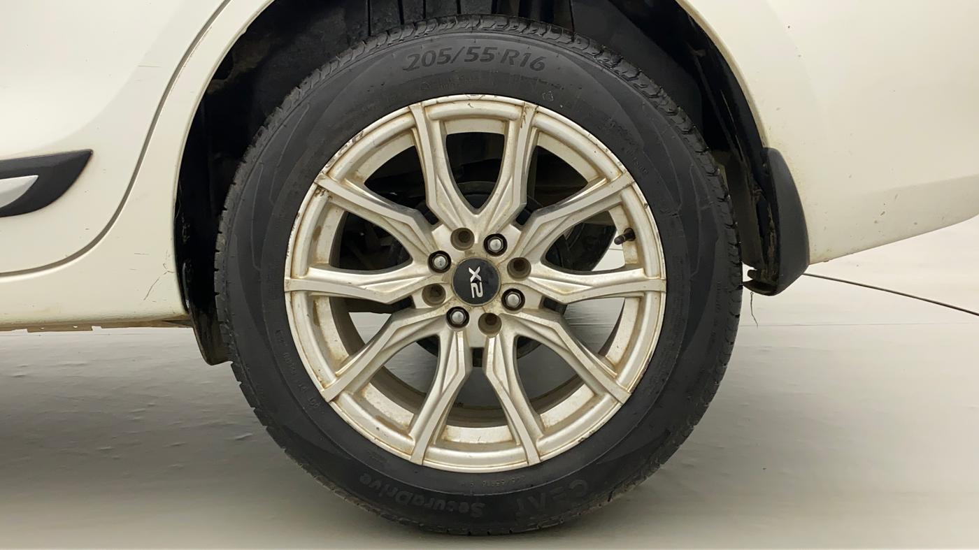 2022 Maruti Dzire ZXI CNG, CNG, Manual, 38,520 km, Left Rear Wheel