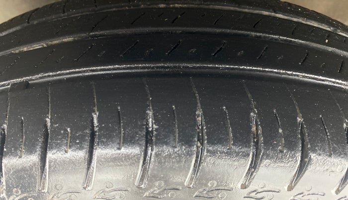 2013 Maruti Swift Dzire VXI, Petrol, Manual, 86,981 km, Left Front Tyre Tread
