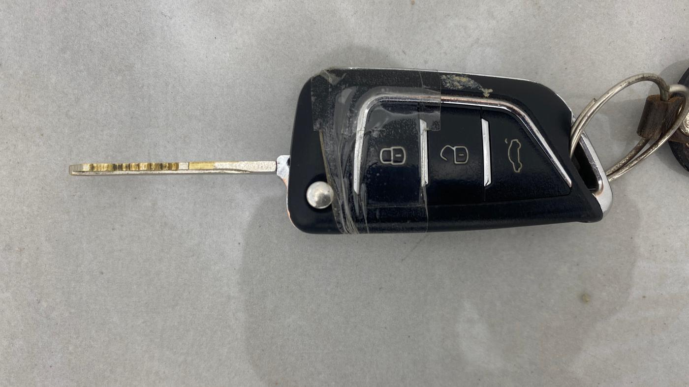 2013 Maruti Swift Dzire VXI, Petrol, Manual, 86,981 km, Key Close Up