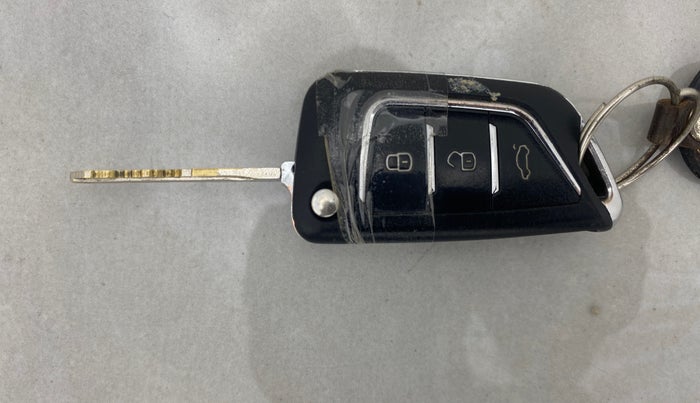 2013 Maruti Swift Dzire VXI, Petrol, Manual, 86,981 km, Key Close Up