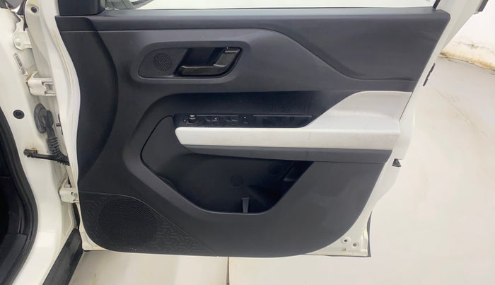 2023 Tata PUNCH ACCOMPLISHED DAZZLE SUNROOF CNG MT, CNG, Manual, 12,238 km, Driver Side Door Panels Control