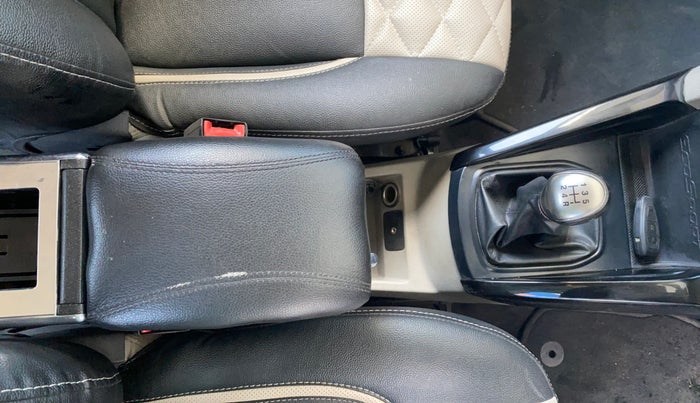 2017 Ford Ecosport TITANIUM 1.5L PETROL, Petrol, Manual, 1,37,972 km, Gear Lever