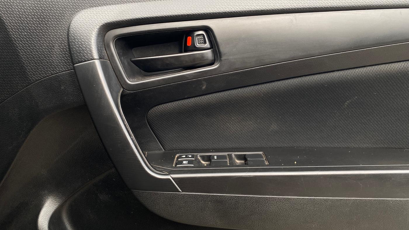 2022 Maruti Vitara Brezza VXI, CNG, Manual, 69,439 km, Driver Side Door Panels Control