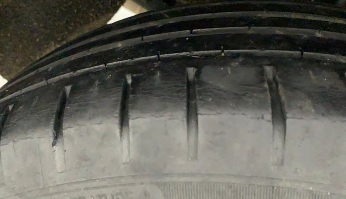 2020 Maruti Baleno ZETA PETROL 1.2, Petrol, Manual, 74,081 km, Right Rear Tyre Tread