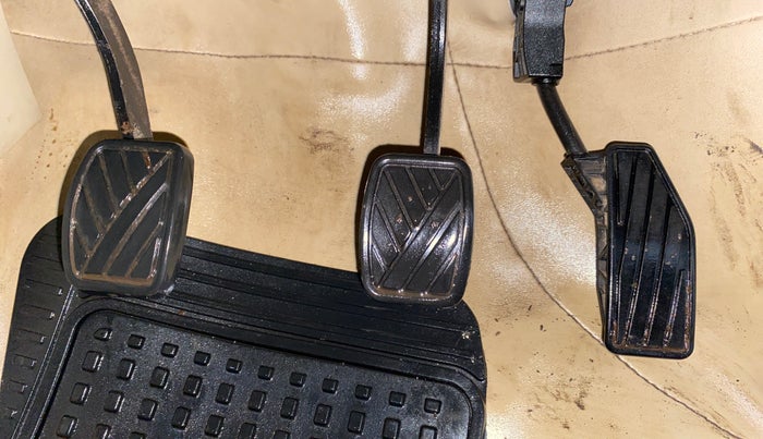 2017 Maruti Dzire VXI, Petrol, Manual, 79,016 km, Pedals