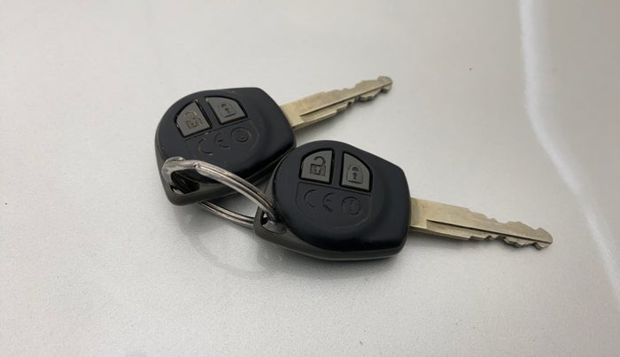 2017 Maruti Dzire VXI, Petrol, Manual, 79,016 km, Key Close Up