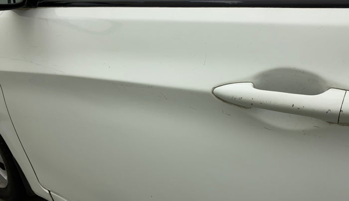 2012 Hyundai Verna FLUIDIC 1.6 VTVT SX, Petrol, Manual, 85,385 km, Front passenger door - Minor scratches