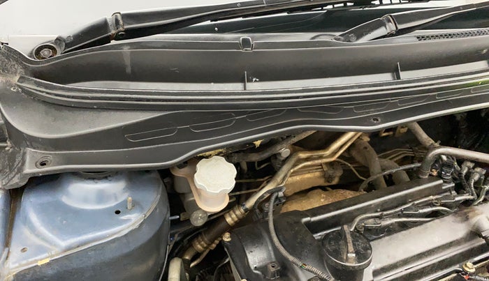2012 Hyundai i20 SPORTZ 1.2, Petrol, Manual, 76,861 km, Bonnet (hood) - Cowl vent panel has minor damage