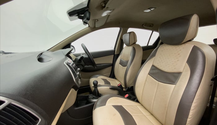 2012 Hyundai i20 SPORTZ 1.2, Petrol, Manual, 76,861 km, Right Side Front Door Cabin