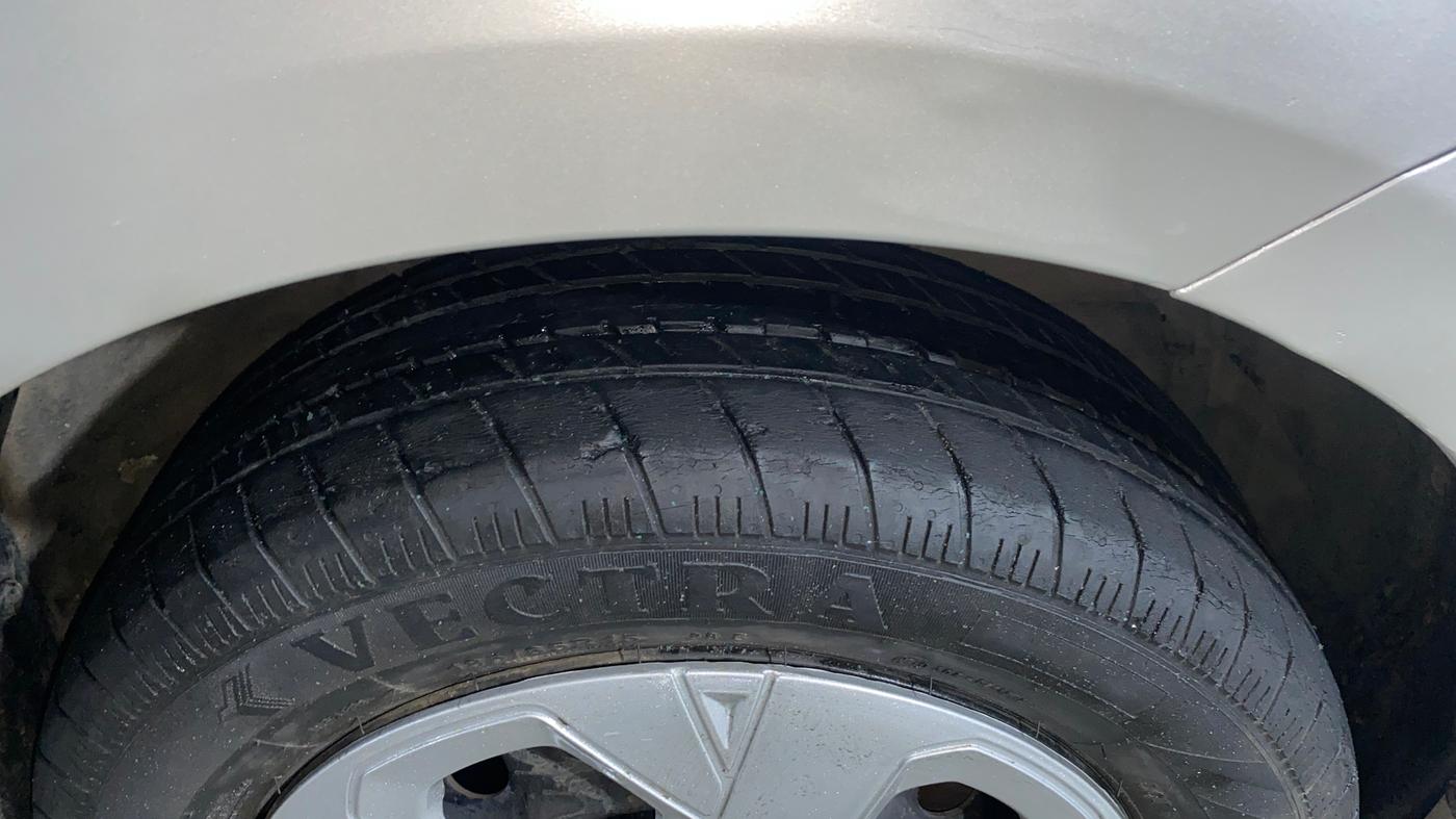 2017 Maruti Ertiga VXI, Petrol, Manual, 34,899 km, Right Front Tyre Tread