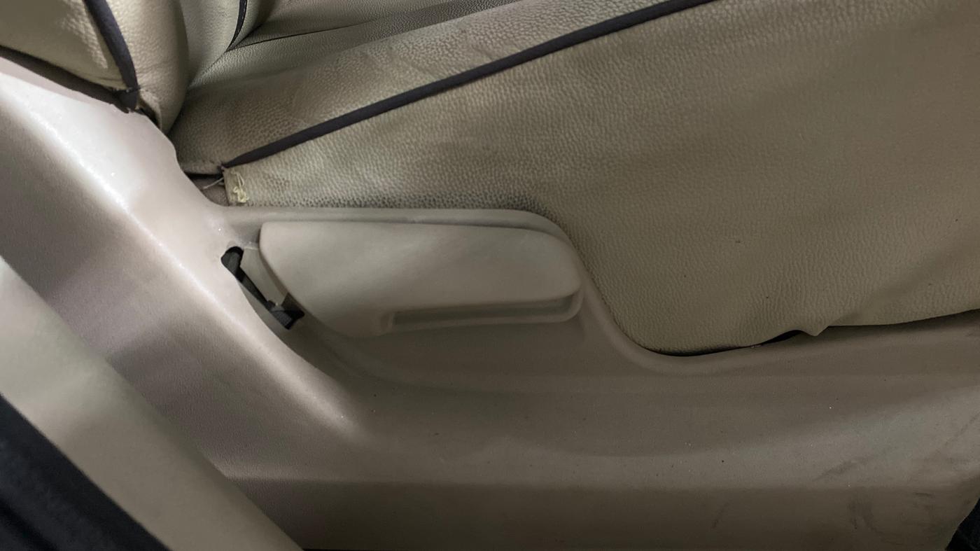 2017 Maruti Ertiga VXI, Petrol, Manual, 34,899 km, Driver Side Adjustment Panel