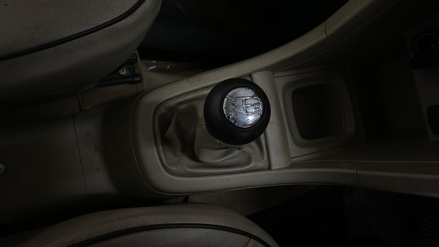 2017 Maruti Ertiga VXI, Petrol, Manual, 34,899 km, Gear Lever