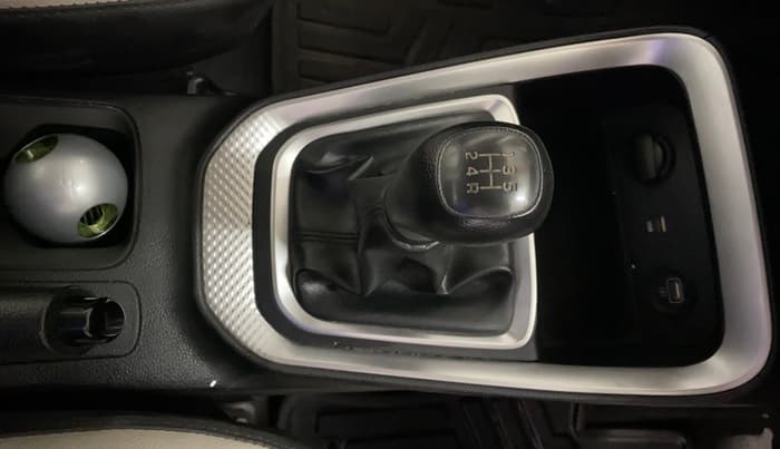 2021 KIA SONET HTK PLUS 1.2, Petrol, Manual, 63,461 km, Gear Lever