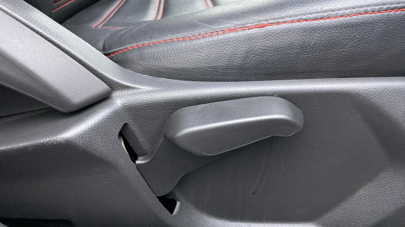 2019 Ford New Figo 1.2 TITANIUM, Petrol, Manual, 13,881 km, Driver Side Adjustment Panel