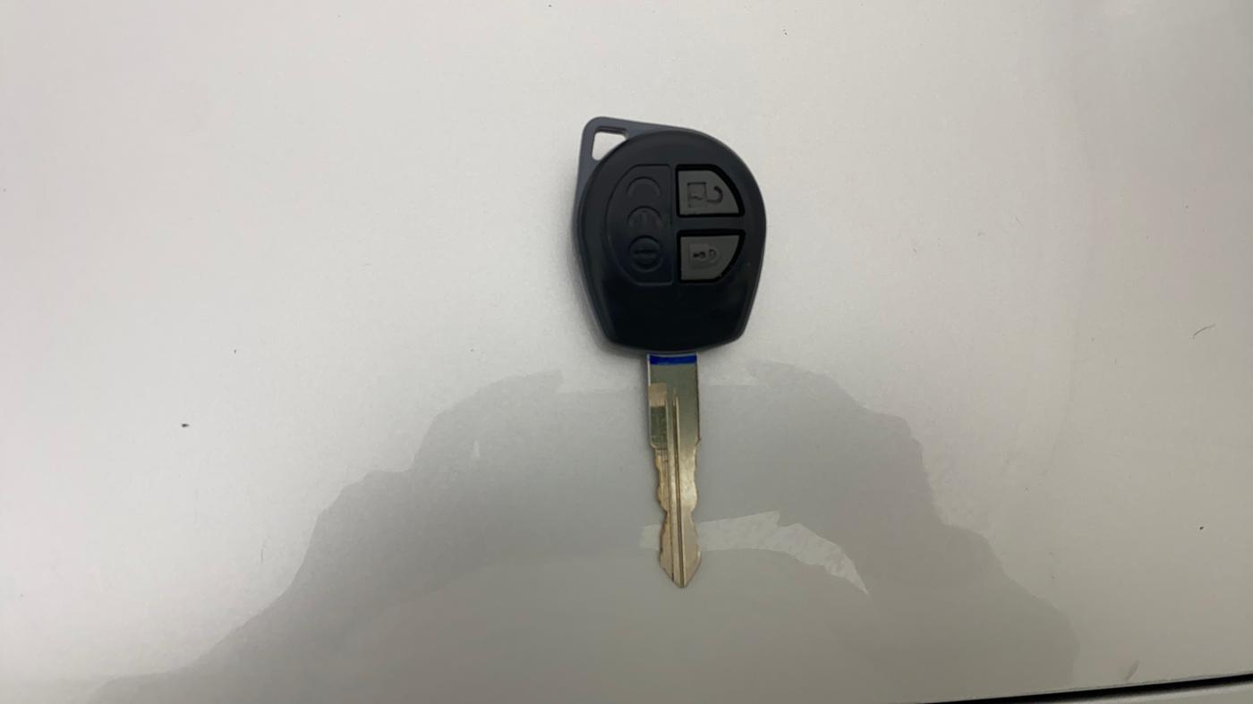 2018 Maruti Swift VDI AMT, Diesel, Automatic, 95,760 km, Key Close Up