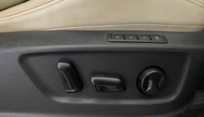 2023 Skoda Kodiaq L&K, Petrol, Automatic, 64,295 km, Driver Side Adjustment Panel