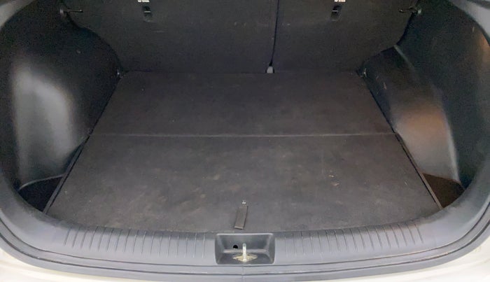 2017 Hyundai Creta 1.6 CRDI SX PLUS AUTO, Diesel, Automatic, 87,142 km, Boot Inside