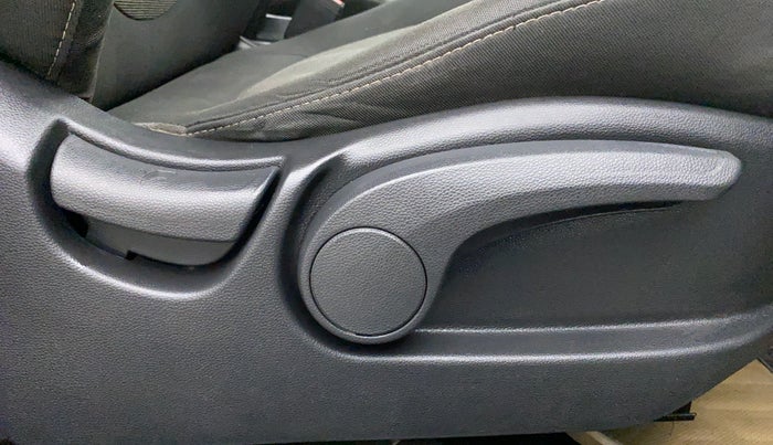 2017 Hyundai Creta 1.6 CRDI SX PLUS AUTO, Diesel, Automatic, 87,142 km, Driver Side Adjustment Panel