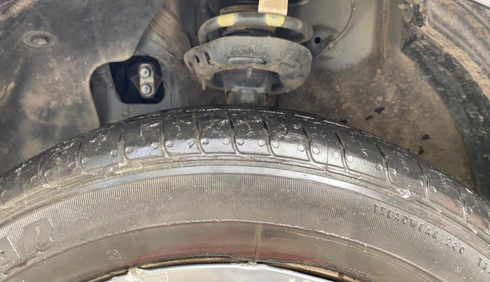 2022 Hyundai GRAND I10 NIOS MAGNA CORPORATE EDITION 1.2 KAPPA VTVT, Petrol, Manual, 17,381 km, Left Front Tyre Tread