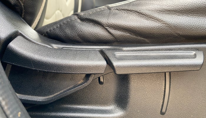 2022 Hyundai GRAND I10 NIOS MAGNA CORPORATE EDITION 1.2 KAPPA VTVT, Petrol, Manual, 17,381 km, Driver Side Adjustment Panel