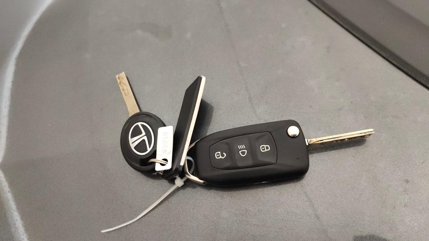 2023 Tata Tiago XZ PLUS PETROL, Petrol, Manual, 32,581 km, Key Close Up