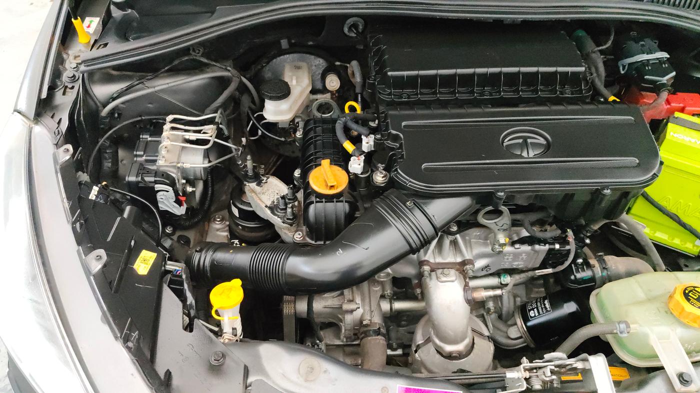 2023 Tata Tiago XZ PLUS PETROL, Petrol, Manual, 32,581 km, Engine View - Right