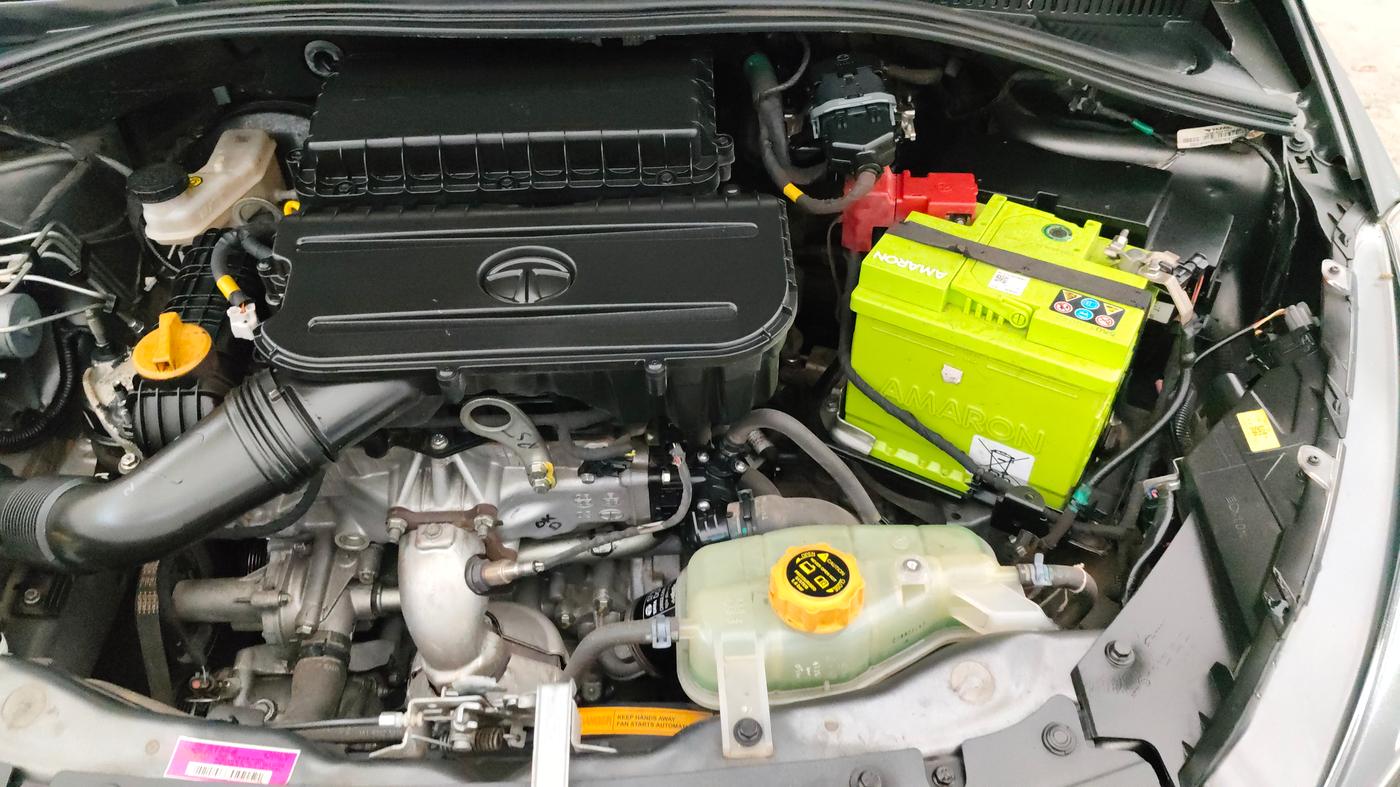 2023 Tata Tiago XZ PLUS PETROL, Petrol, Manual, 32,581 km, Engine View - Left