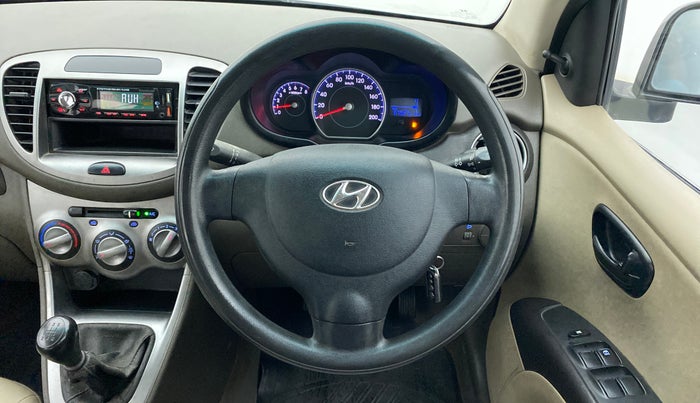 2015 Hyundai i10 MAGNA 1.1, Petrol, Manual, 67,644 km, Steering Wheel Close Up