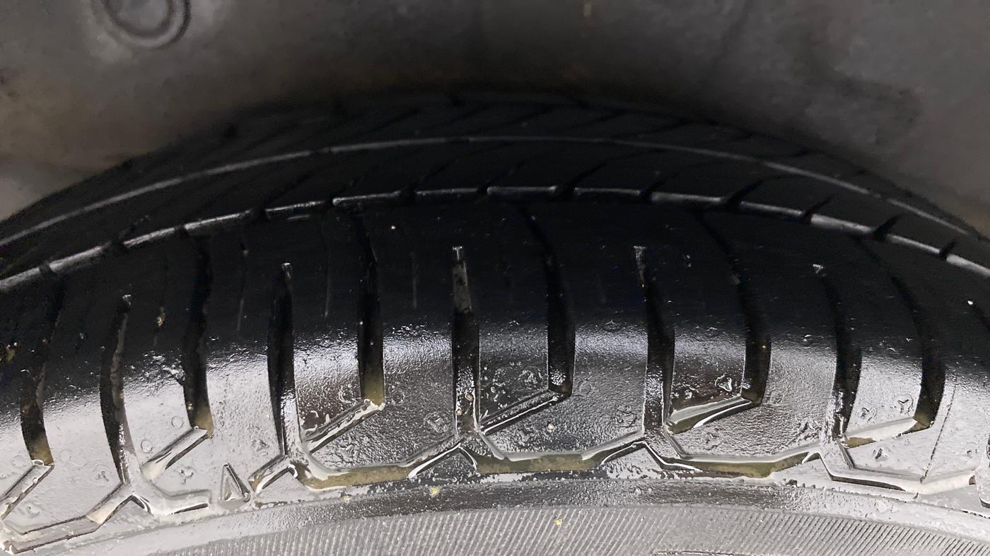 2015 Hyundai i10 MAGNA 1.1, Petrol, Manual, 67,644 km, Right Rear Tyre Tread