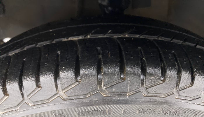 2015 Hyundai i10 MAGNA 1.1, Petrol, Manual, 67,644 km, Left Front Tyre Tread
