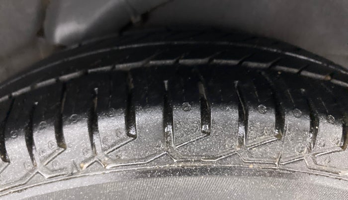 2015 Hyundai i10 MAGNA 1.1, Petrol, Manual, 67,644 km, Left Rear Tyre Tread