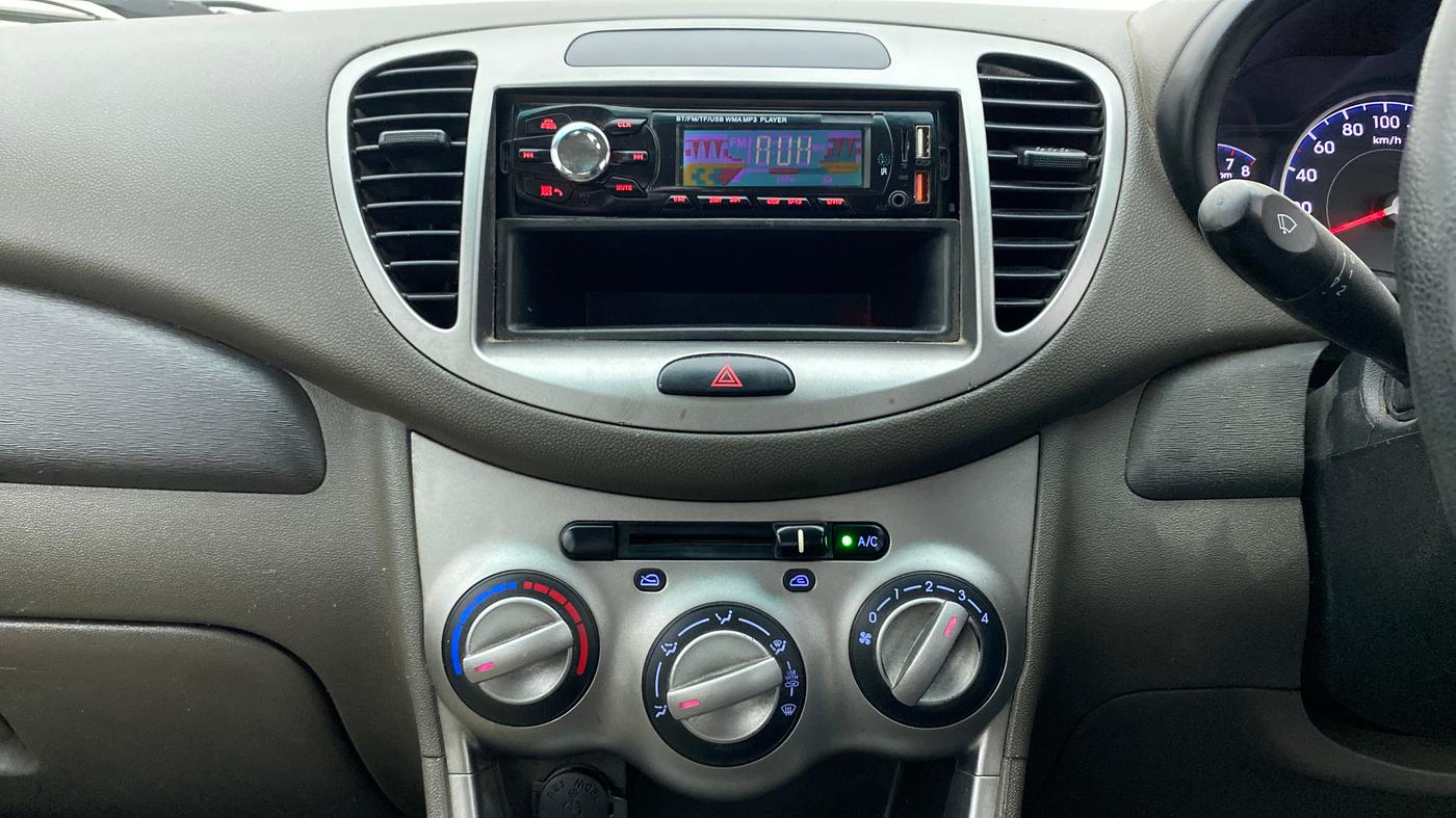 2015 Hyundai i10 MAGNA 1.1, Petrol, Manual, 67,644 km, Air Conditioner